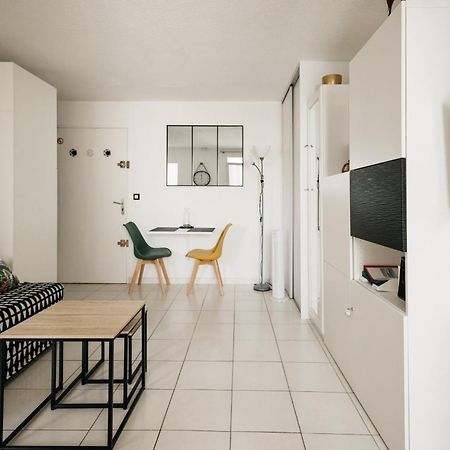 Cosy T1, A 10 Minutes A Pieds Des Plages Fréjus エクステリア 写真