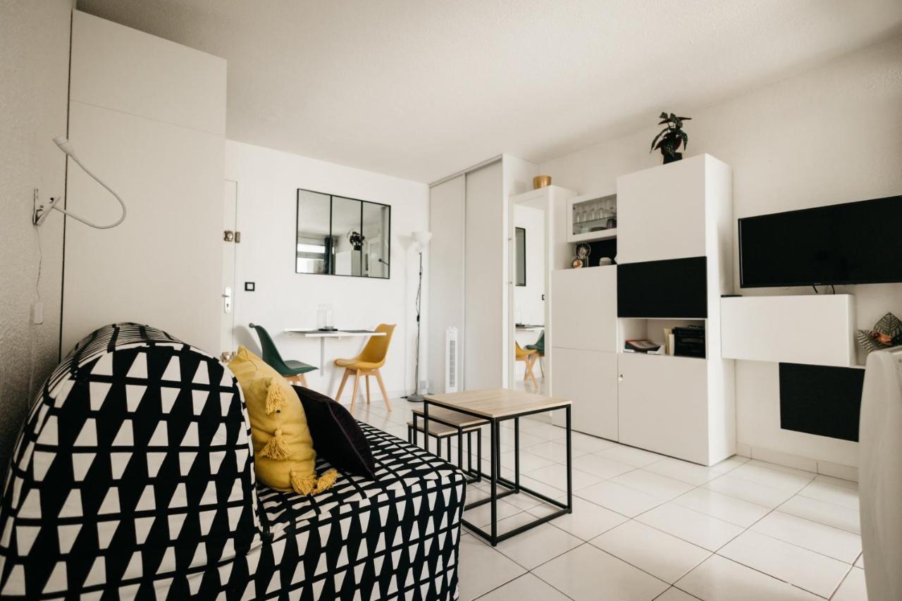 Cosy T1, A 10 Minutes A Pieds Des Plages Fréjus エクステリア 写真